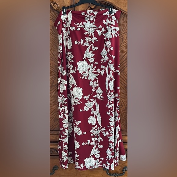 Floral Maxi Skirt 1x - Picture 1 of 3